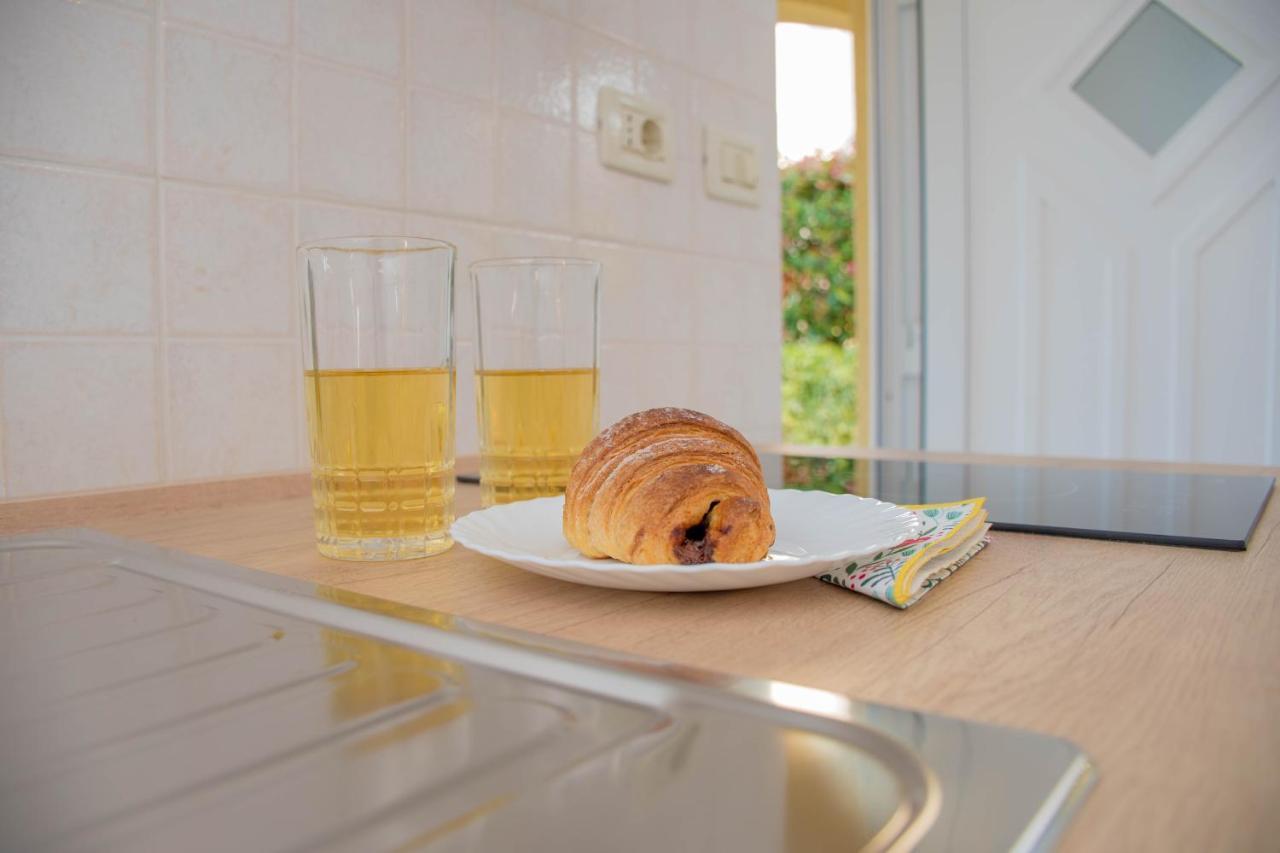 Apartment Lucija, Stinjan プーラ エクステリア 写真